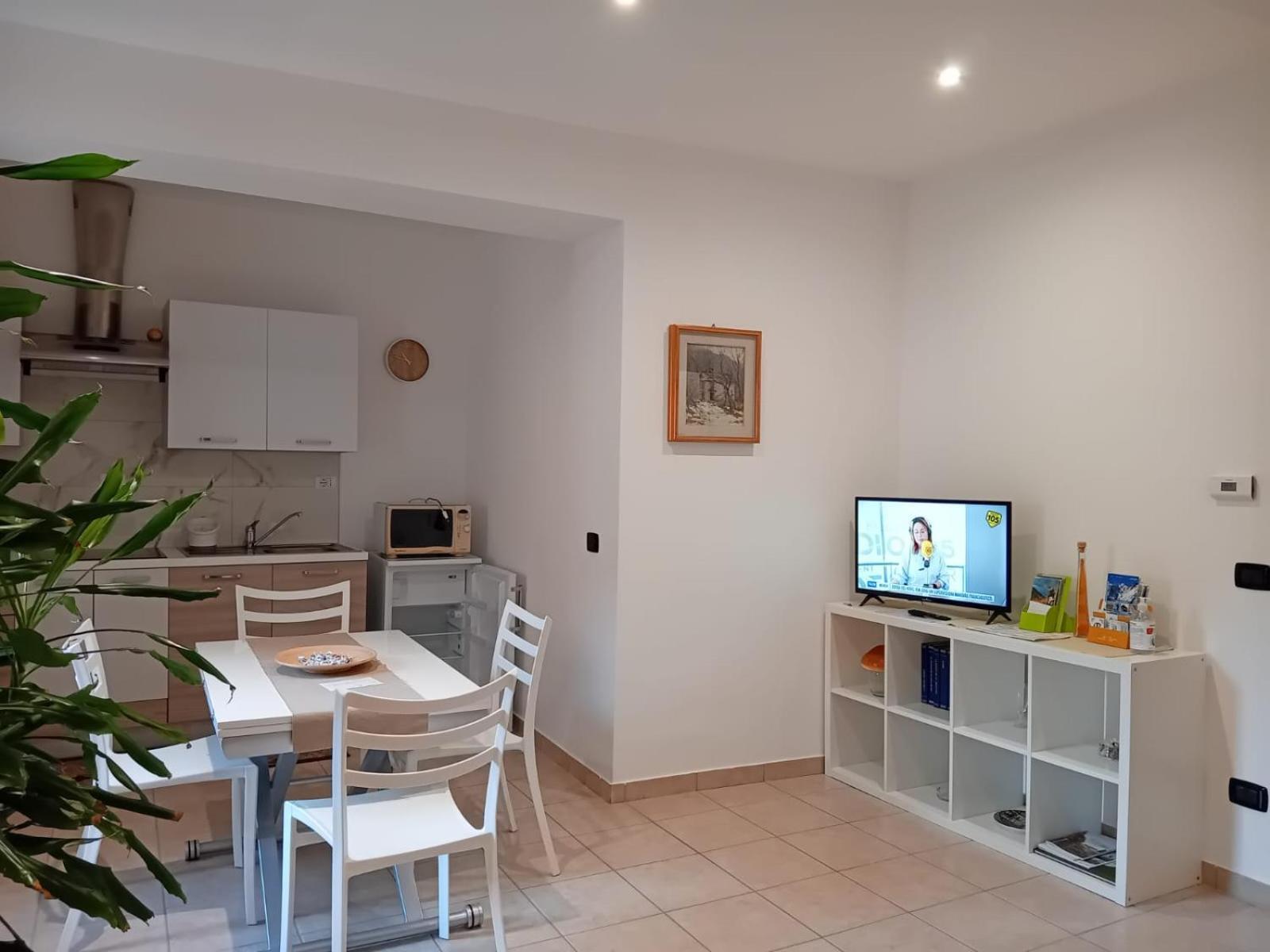 Casa Adelina - Appartamento Pallanza Centro Verbania Exterior foto